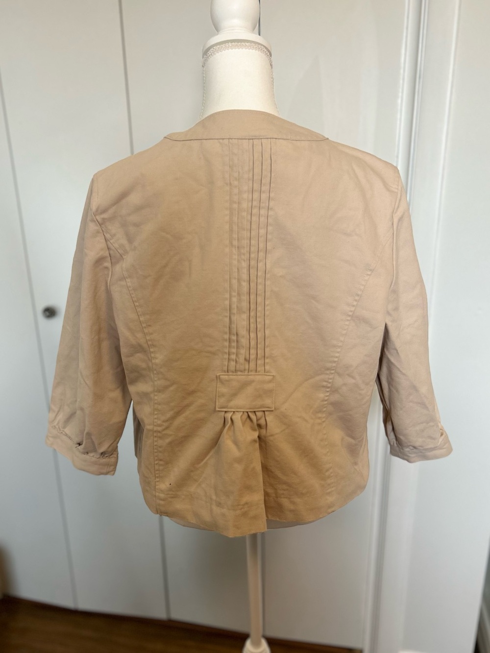 Studio Works Beige Button-Front Cropped Jacket - Picture 2 of 2